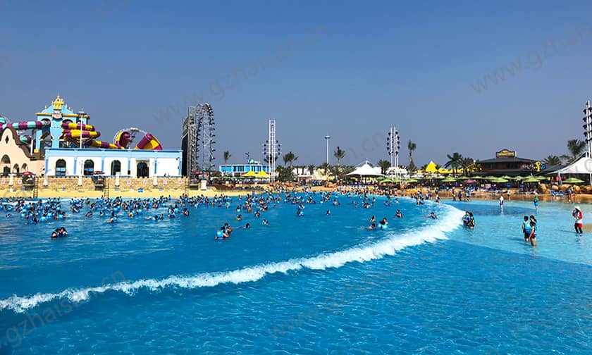 浙江宁波大目湾阿拉的海水上乐园海浪池