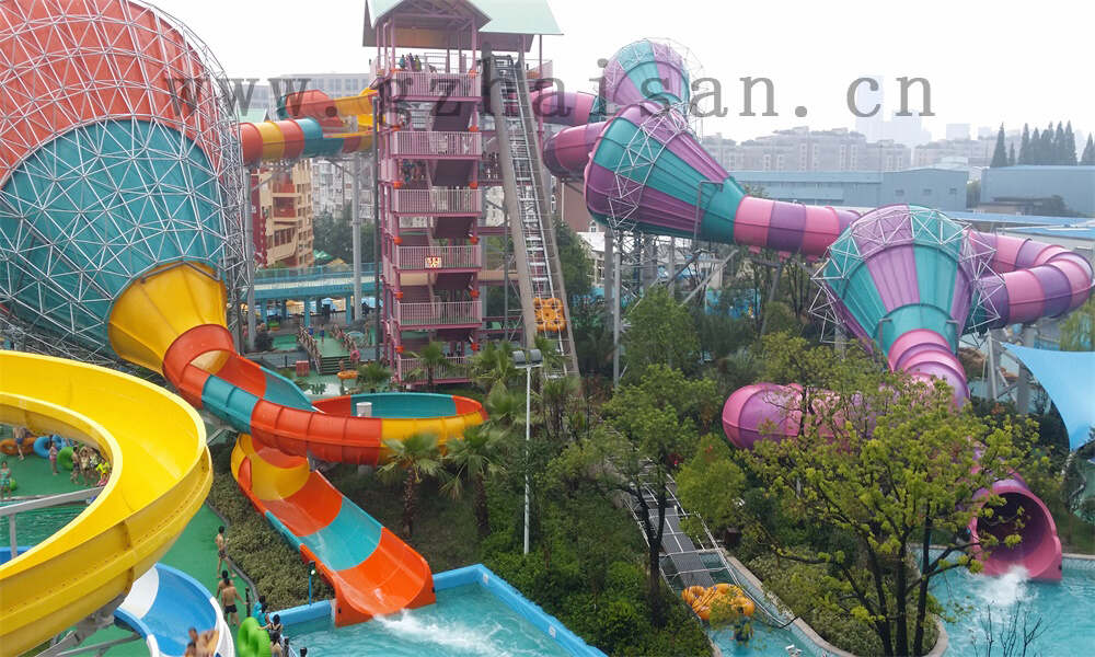 水上儿童组合滑梯，欢乐畅玩无限